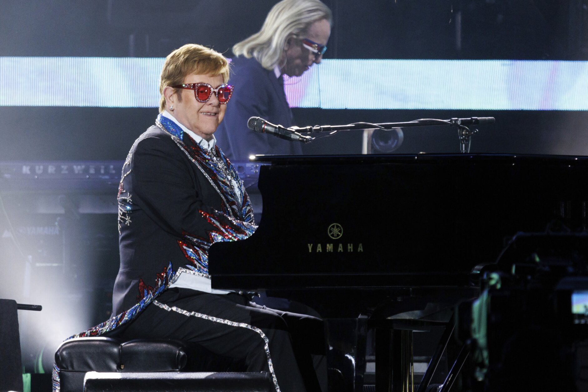 Elton John rockets toward retirement at Dodger Stadium - WTOP News