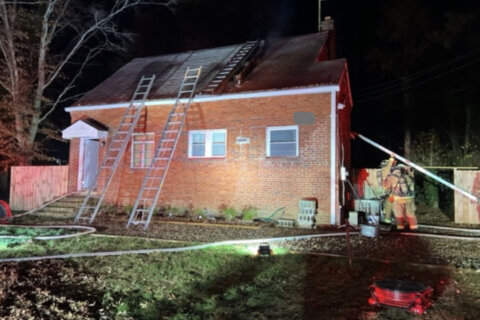1 dead after Fairfax Co. house fire
