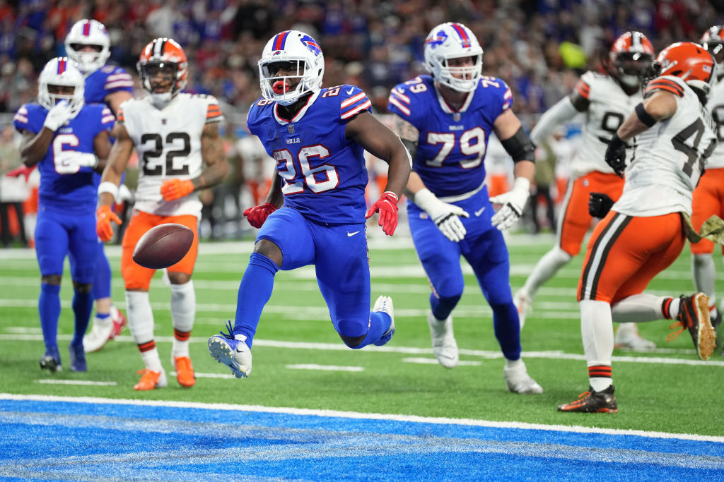 <p><b><i>Browns 23</i></b><br />
<b><i>Bills 31</i></b></p>
<p>Even with <a href="https://profootballtalk.nbcsports.com/2022/11/19/playing-in-detroit-will-be-much-less-of-a-disruption-for-the-browns-than-for-the-bills/" target="_blank" rel="noopener">Cleveland having the competitive advantage</a> of a game displaced by a storm in Buffalo <a href="https://twitter.com/espnnfl/status/1593613645174513665?s=46&amp;t=HwU2j4BkRBkK0xSdzz8c2w" target="_blank" rel="noopener">conspicuously similar to the Bills&#8217; logo</a>, Josh Allen <a href="https://profootballtalk.nbcsports.com/2022/11/16/josh-allen-acknowledges-recent-rash-of-turnovers-stem-from-trying-to-do-too-much/" target="_blank" rel="noopener">played within himself for a change</a> and within an offense that rushed for 171 yards on the awful Browns defense. Don&#8217;t count the Bills out of Super Bowl contention just yet.</p>
