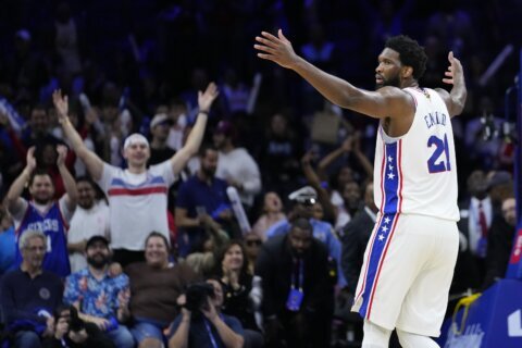 Embiid scores career-high 59, leads 76ers past Jazz 105-98