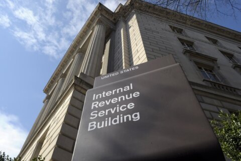 IRS contractor gets more scrutiny in congressional report
