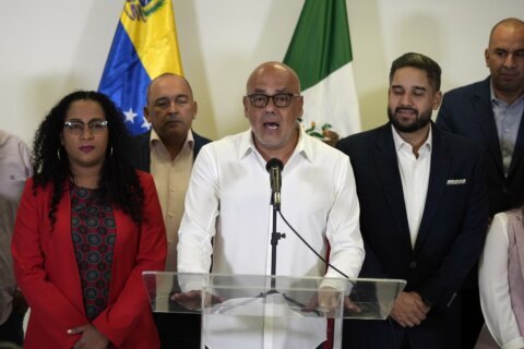 Venezuela’s gov, opponents resume talks; US eases sanction