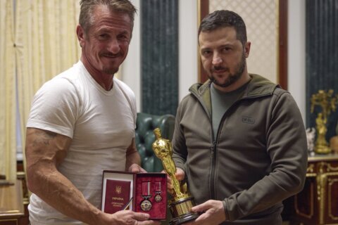 Sean Penn loans Oscar to Zelenskyy until Ukraine wins war
