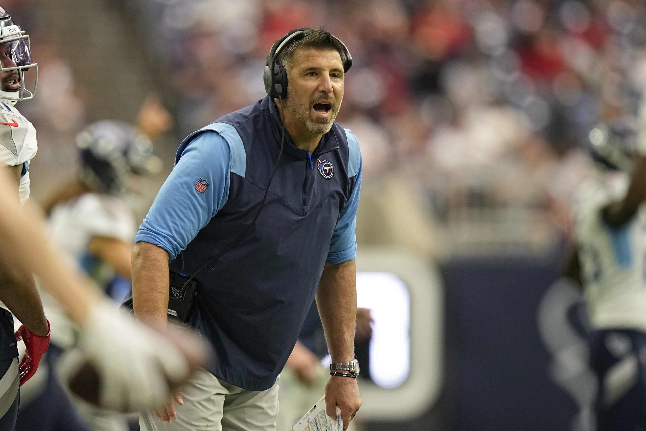 Mike Vrabel and Tennessee Titans Honor Military Service