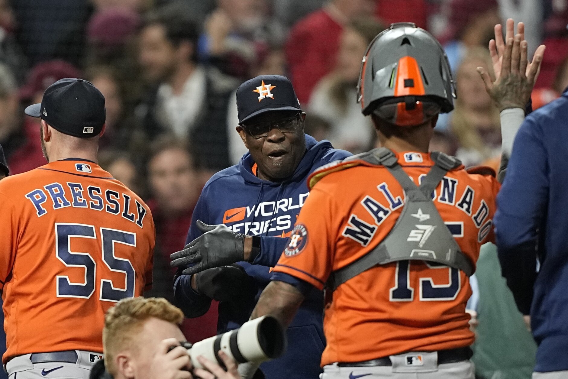 ASTROS ARE STILL STEALING *CHAINS* : r/orioles