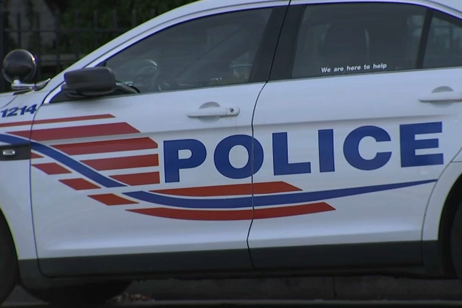 警方确认在华盛顿东南部的枪击案中被击毙的嫌疑人身份，该事件导致1名警官中枪，另外2人受伤