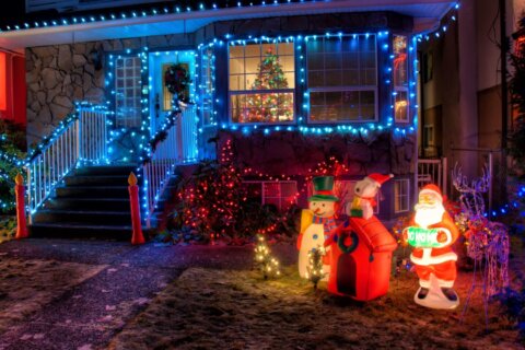 Send WTOP photos of your holiday decorations!