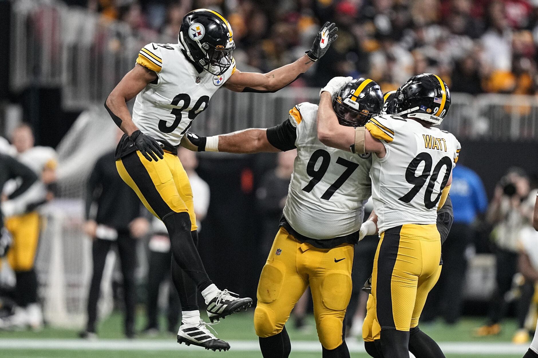 <p><em><strong>Steelers 19</strong></em><br />
<em><strong>Falcons 16</strong></em></p>
<p>For those of you who continue to stan QB wins as a legit stat: Keep that same energy for Pittsburgh being 4-1 with T.J. Watt in the lineup.</p>
