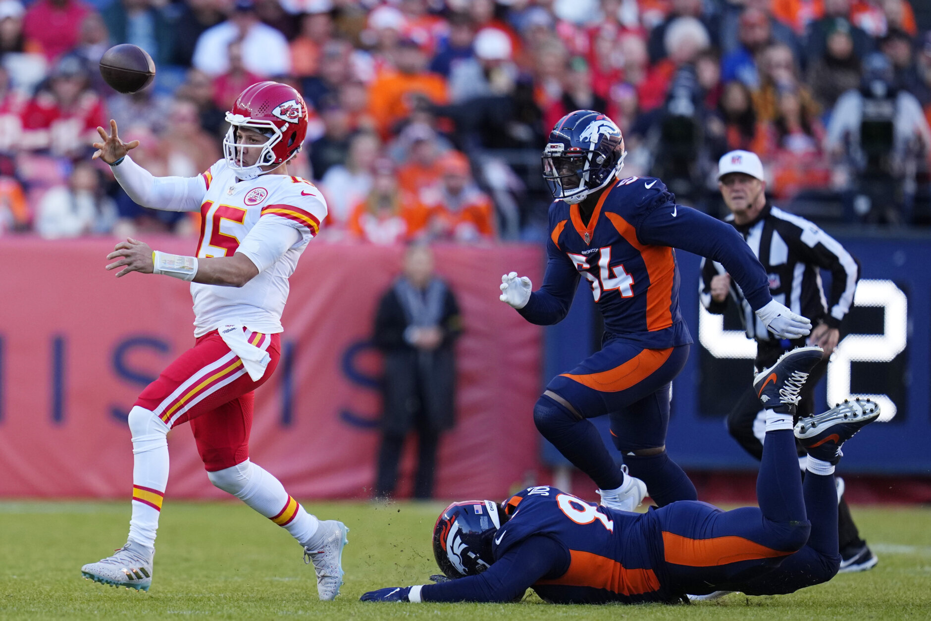 <p><em><strong>Chiefs 34</strong></em><br />
<em><strong>Broncos 28</strong></em></p>
<p>Patrick Mahomes is just filthy.</p>
<blockquote class="twitter-tweet" data-width="500" data-dnt="true">
<p lang="en" dir="ltr">Mahomes magic! 🪄</p>
<p>📺: <a href="https://twitter.com/hashtag/KCvsDEN?src=hash&amp;ref_src=twsrc%5Etfw">#KCvsDEN</a> on CBS<br />📱: Stream on NFL+ <a href="https://t.co/TzmdzbFm9o">https://t.co/TzmdzbFm9o</a> <a href="https://t.co/AVyeGJYeHV">pic.twitter.com/AVyeGJYeHV</a></p>
<p>&mdash; NFL (@NFL) <a href="https://twitter.com/NFL/status/1602056800911491072?ref_src=twsrc%5Etfw">December 11, 2022</a></p></blockquote>
<p><script async src="https://platform.twitter.com/widgets.js" charset="utf-8"></script></p>
<p>And so is Kansas City: Eight straight seasons with double-digit wins. A whopping 15 straight wins over Denver, who is now mired in a third straight 10-loss season to be eliminated from playoff contention. It&#8217;s as good to be the Chiefs as much as it sucks to be the Broncos — a team that still can&#8217;t win even when Russell Wilson actually looked like Russell Wilson for the first time all year.</p>
