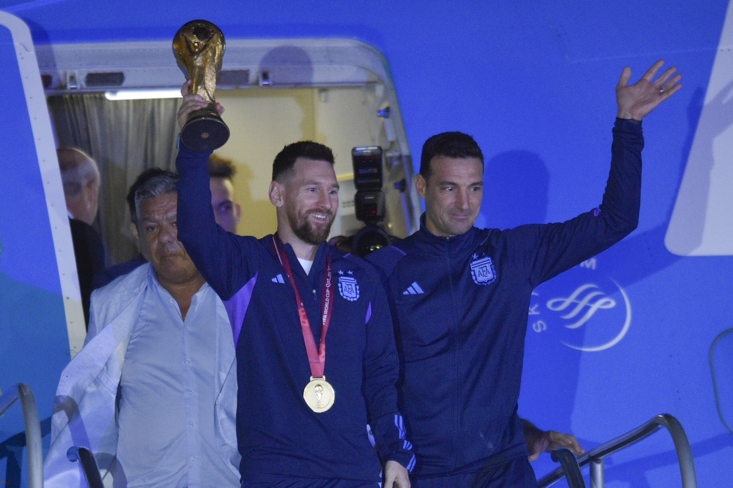 Argentina soccer team abandons parade amid swarms of people WTOP News