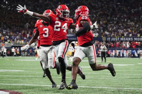 No. 1 Georgia romps into playoff with 50-30 SEC win vs LSU