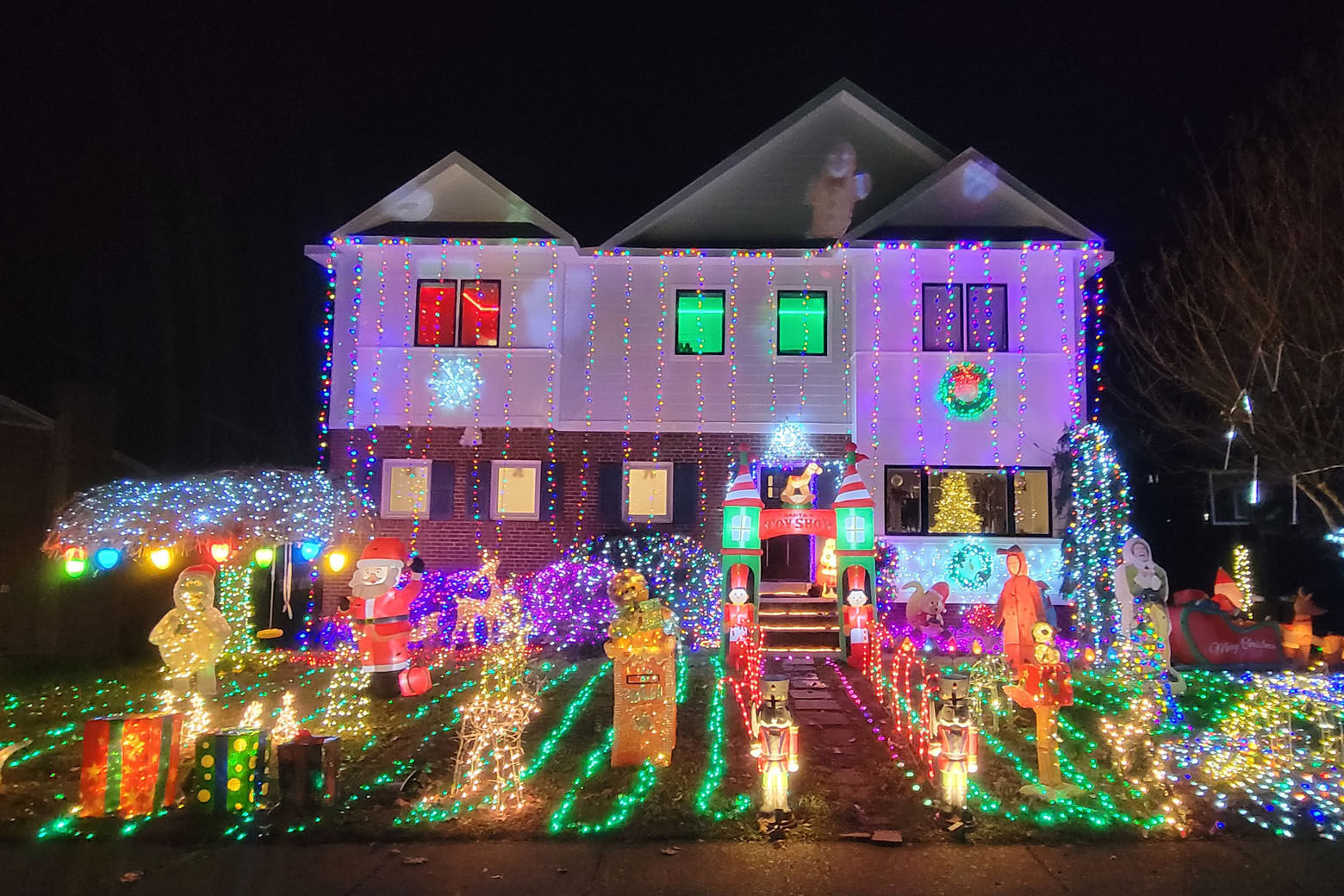 Holiday decoration competition winners light up Vienna’s streets - WTOP ...