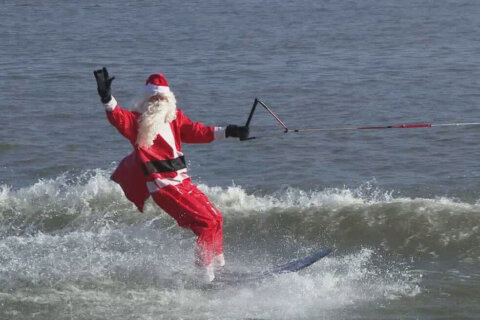Water Skiing Santa spreads holiday cheer along Alexandria waterfront