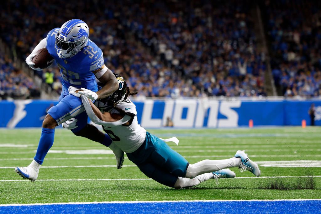 <p><em><strong>Jaguars 14</strong></em><br />
<em><strong>Lions 40</strong></em></p>
<p>This was the battle between the two worst teams of 2021 but only one looked like they&#8217;d be picking in the top two again next year.</p>
<p>Detroit scored on eight (8!) straight drives and even played some good defense to quietly stay on the periphery of the playoff picture in the NFC. Considering they beat Washington head-to-head, the Burgundy and Gold better watch their backs.</p>
