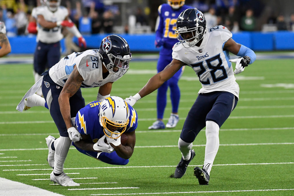 <p><em><strong>Titans 14</strong></em><br />
<em><strong>Chargers 17</strong></em></p>
<p>I know I keep beating up on Tennessee, but maybe I&#8217;ve been looking at them all wrong. I keep saying this team will win its division but ain&#8217;t for real. With the Jaguars only a game behind them and still another head-to-head meeting in Jacksonville coming in Week 18, I&#8217;m not willing to even give them that anymore.</p>
