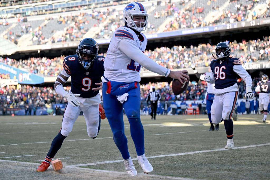 <p><b><i>Bills 35</i></b><br />
<b><i>Bears 13</i></b></p>
<p>Turns out the biggest bomb cyclone to hit Chicago was the Buffalo Bills.</p>
<p>The win is Buffalo&#8217;s sixth straight to clinch their third AFC East title in a row. But the Bills&#8217; ride here has been plenty bumpy (<a href="https://twitter.com/ESPNStatsInfo/status/1606723659661451272?s=20&amp;t=-DKjcL2ht8PXeLKXLjLGzg">especially for Josh Allen</a>) and I have no confidence they can beat the Chiefs or Bengals in the playoffs – regardless of how the seeding ends up.</p>
