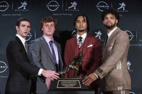 USC's Williams wins Heisman after leading Trojan turnaround