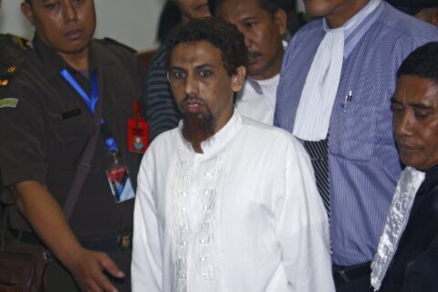 Indonesia paroles bombmaker in deadly Bali attacks in 2002