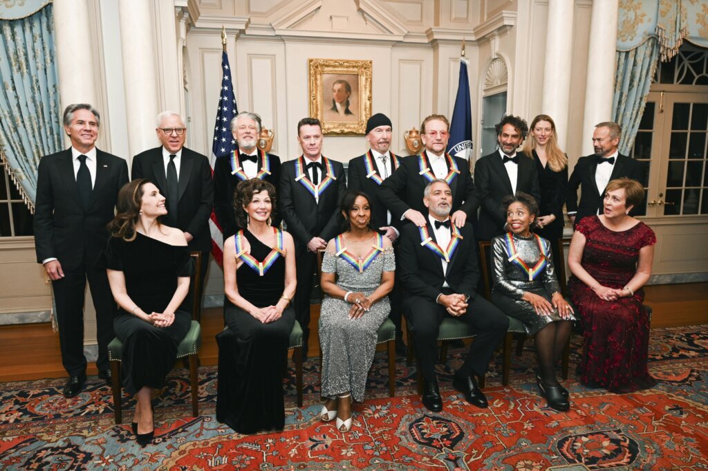 Knight, Clooney, Grant feted at Kennedy Center Honors
