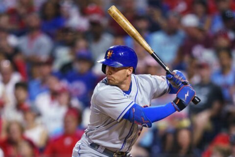 AP source: Nimmo staying with Mets on $162M, 8-year deal