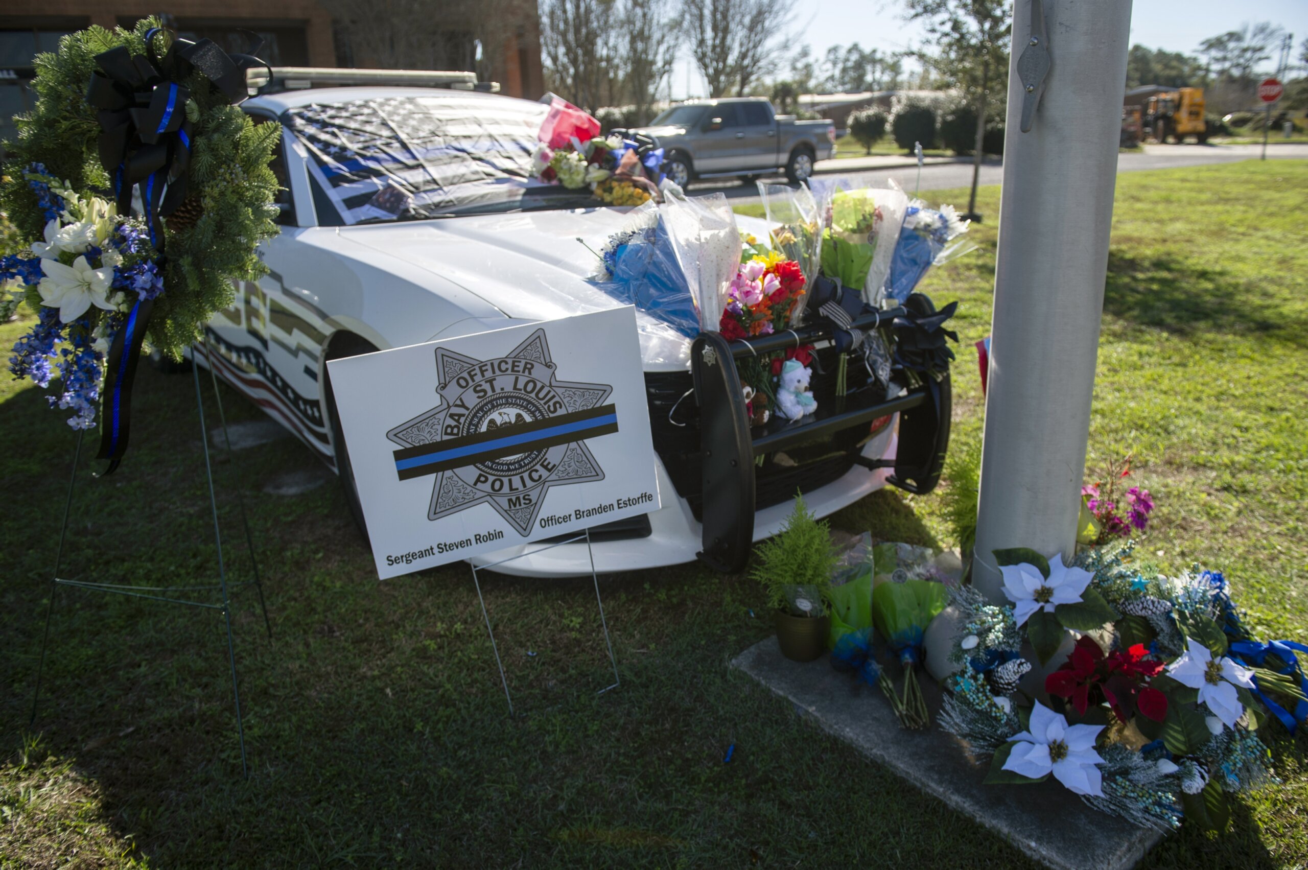 Mississippi officials Woman and officer shot each other WTOP News