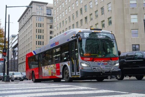 Another fight over free Metrobus brewing between DC leaders