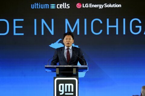 GM joint venture gets $2.5B loan to build battery plants
