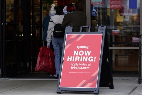 Applications for jobless benefits decline last week