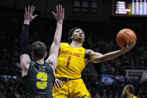 Edey, No. 3 Purdue fend off Maryland’s late charge 58-55