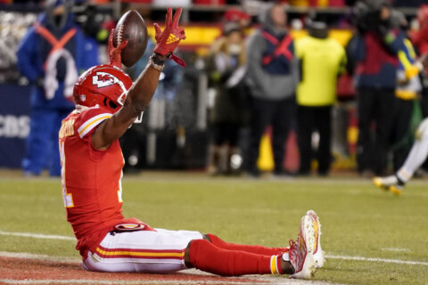 Chiefs top Bengals 23-20 to win AFC title, will face Eagles in Super Bowl