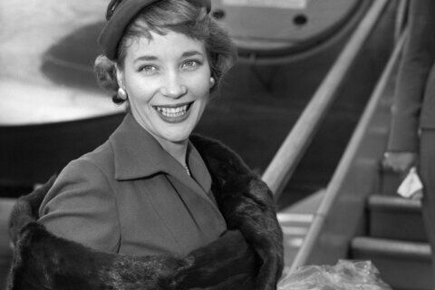 Sylvia Syms, ‘Ice Cold in Alex,’ and ‘The Queen’ star, dies