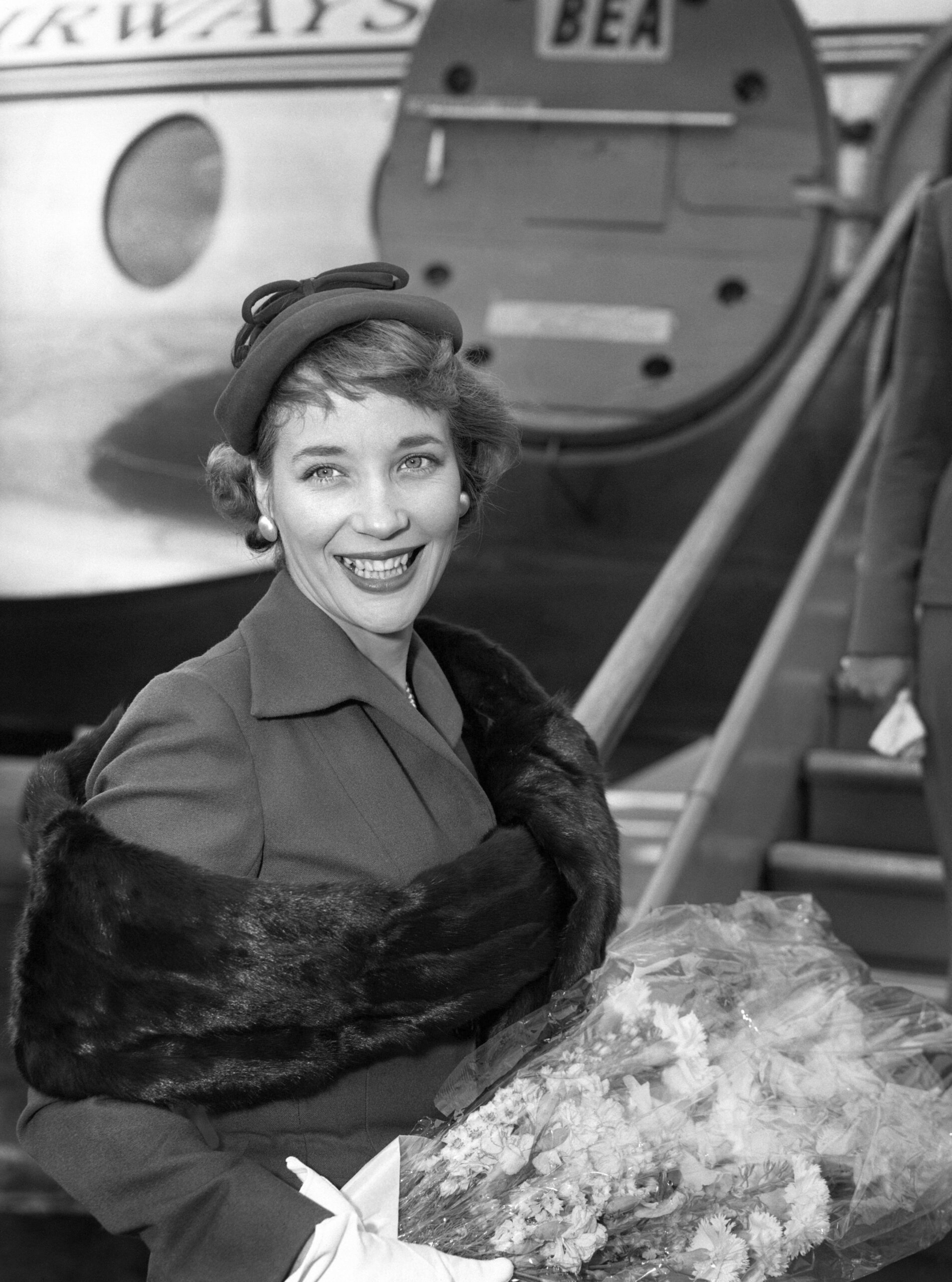 Sylvia Syms, ‘Ice Cold in Alex,’ and ‘The Queen’ star, dies