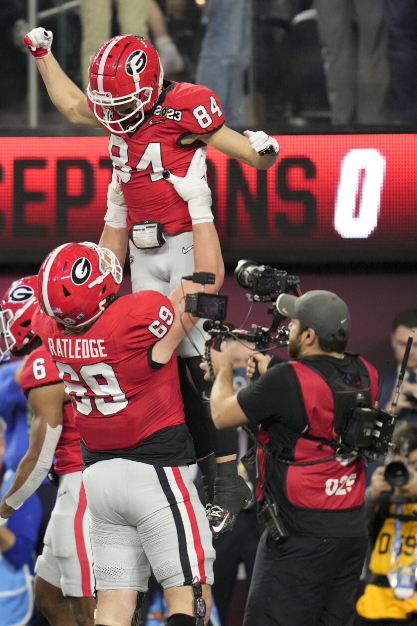 Georgia destroys TCU in CFP championship to earn repeat national title