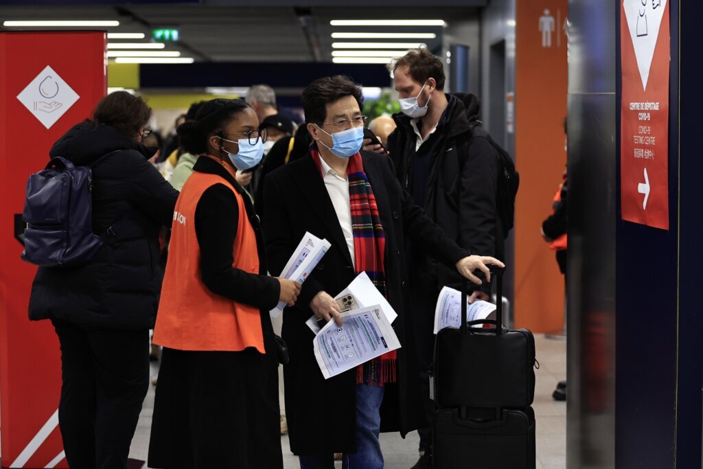 EU advises pre-flight COVID tests on passengers from China