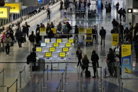 US air travel returns to normal after technology breakdown