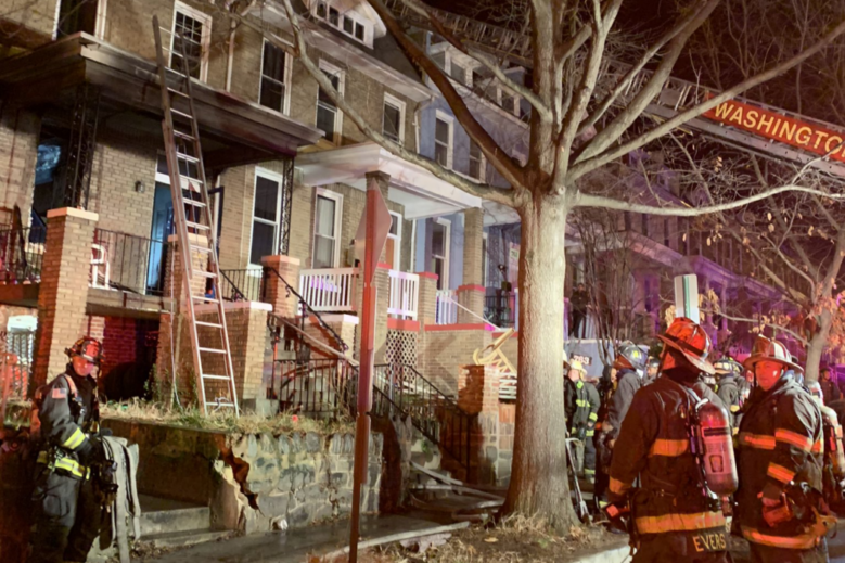 11 children, 4 adults displaced in DC fire – WTOP News