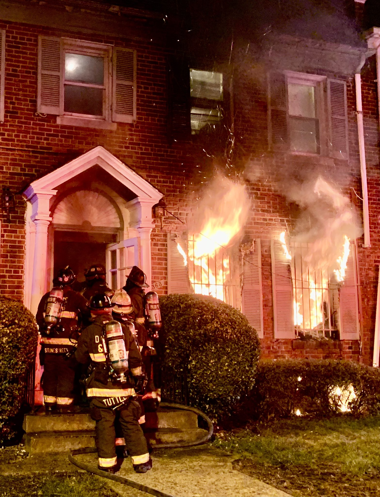 11 people displaced after Northeast DC house fire