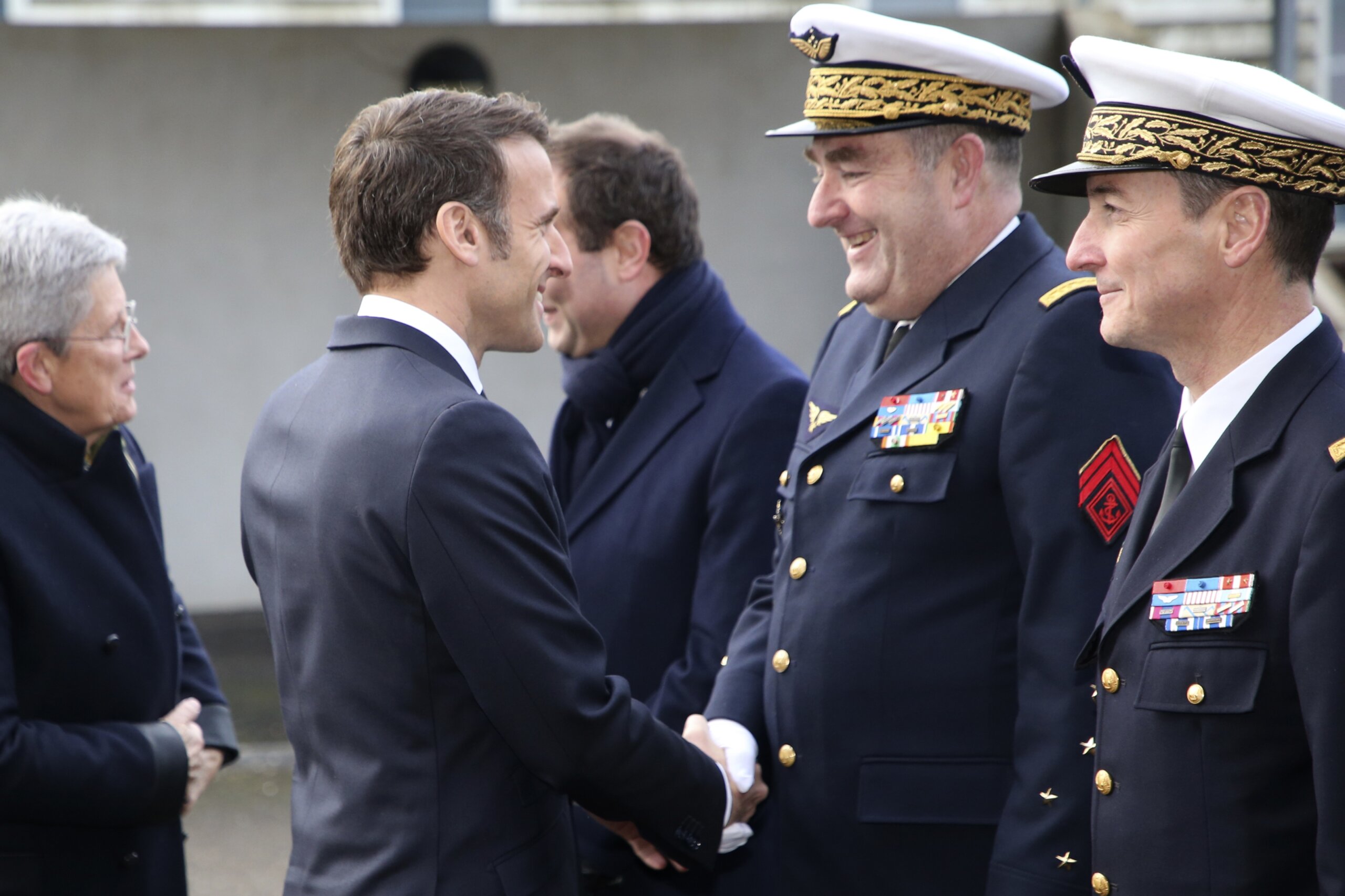 Macron to hike military funds amid Ukraine war, new threats