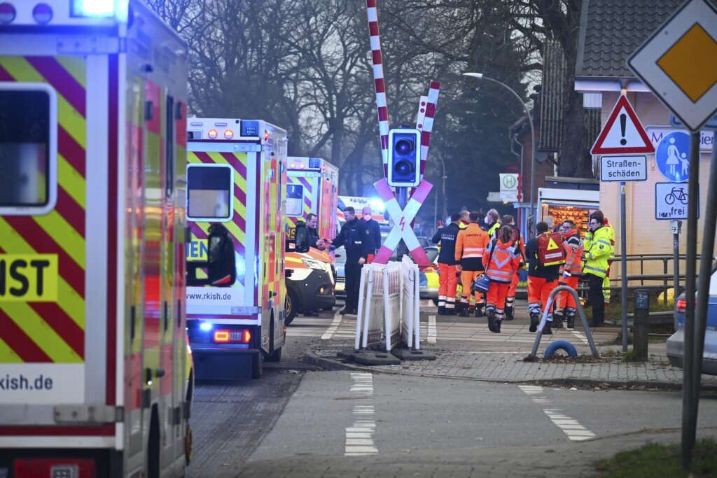 Man stabs passengers on German train; 2 dead, 5 injured