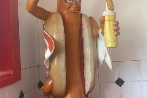 Stolen hot dog statue returned to WVa restaurant owner
