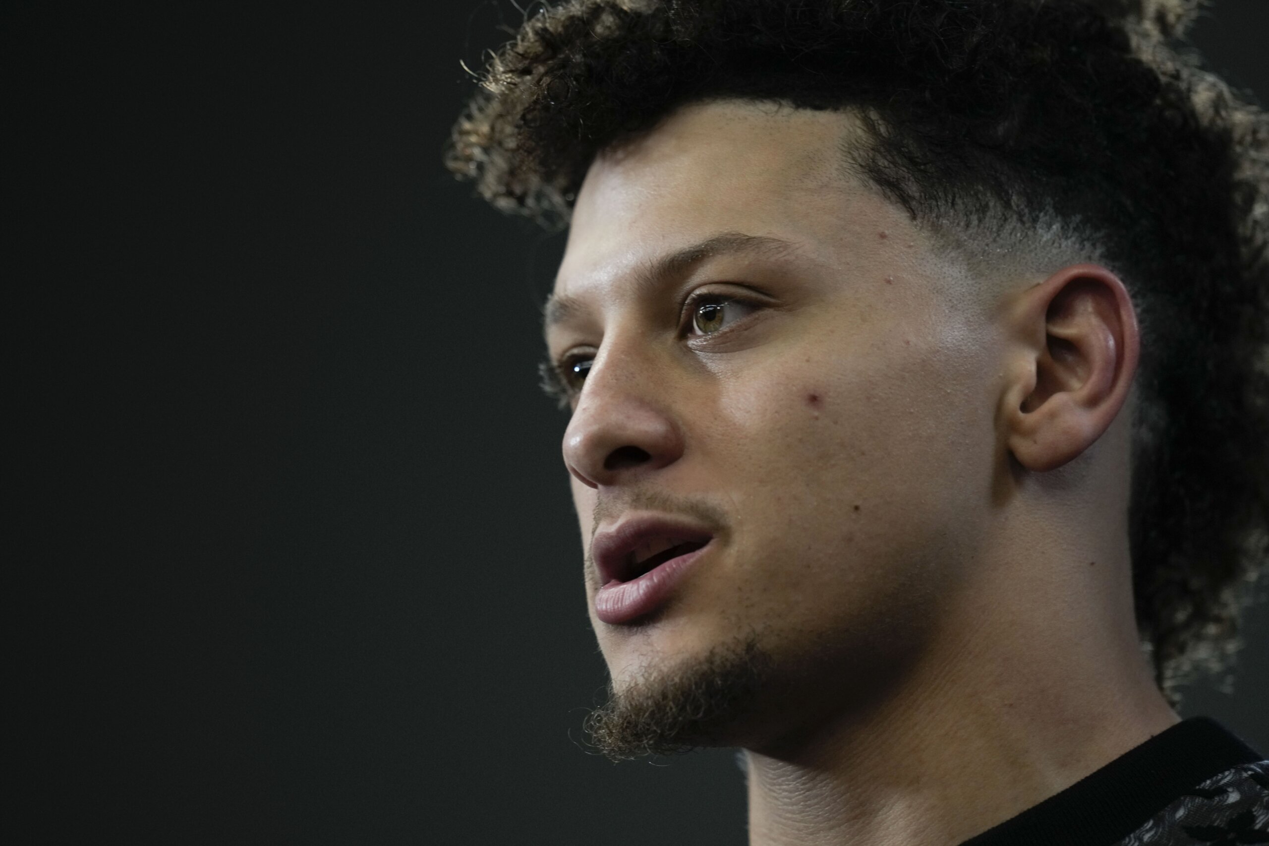 Chiefs’ Mahomes to practice as usual on sprained ankle