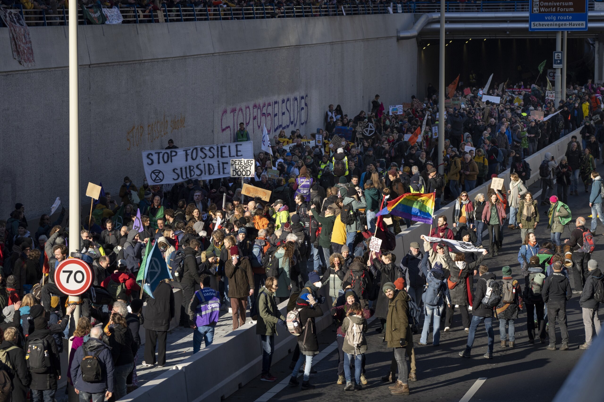 Climate activists block main road into The Hague