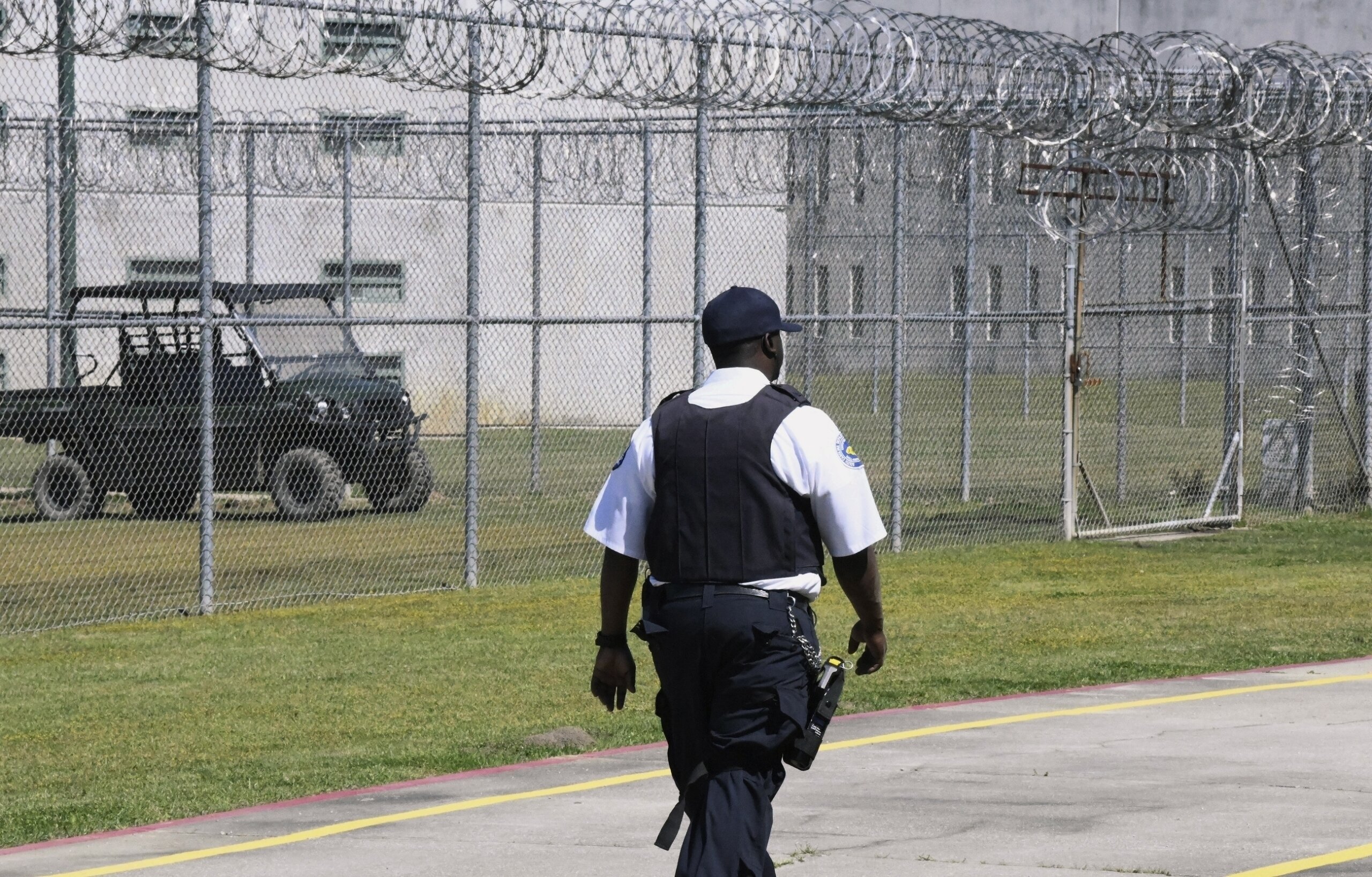 Prosecutors to Congress: Let state prisons jam cellphones