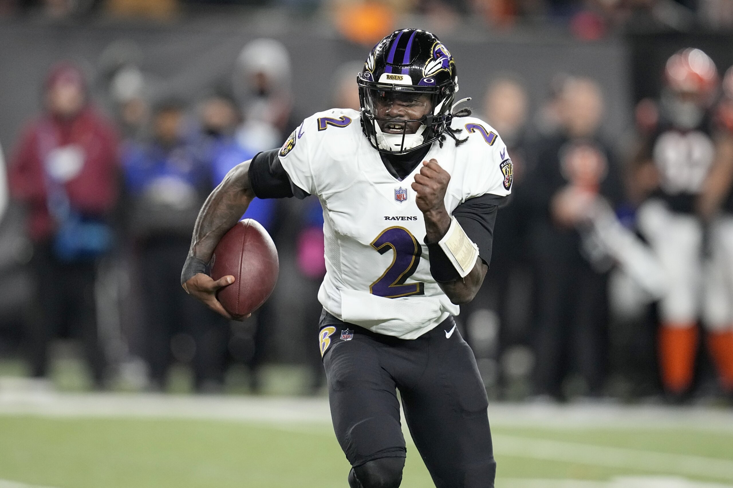 Huntley's fumble ends Ravens' season with Jackson back home - WTOP News