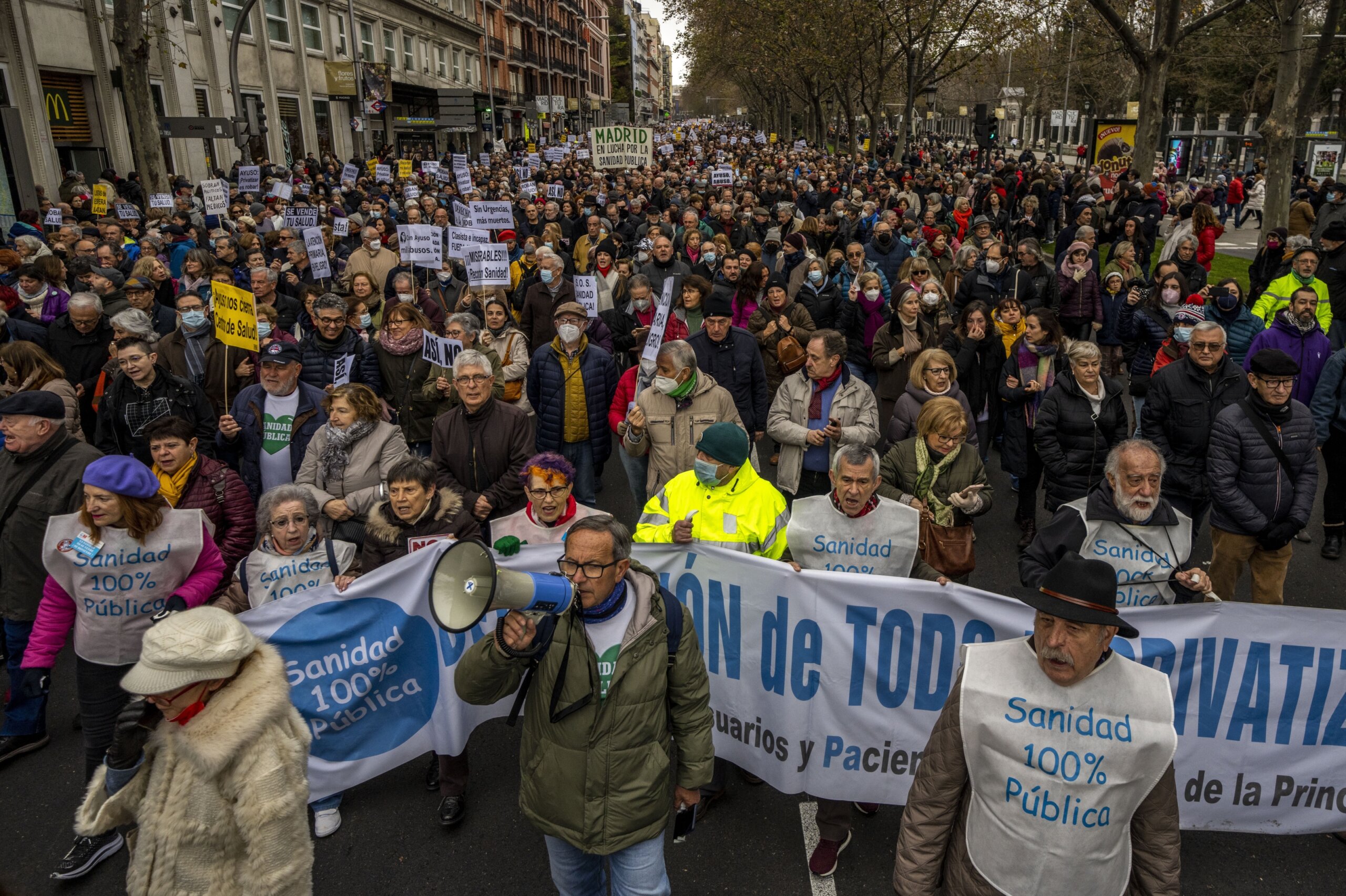 Spaniards spending record high on private health insurance