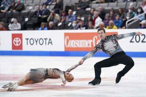 World champs Knierim, Frazier dazzle in Day 1 at nationals
