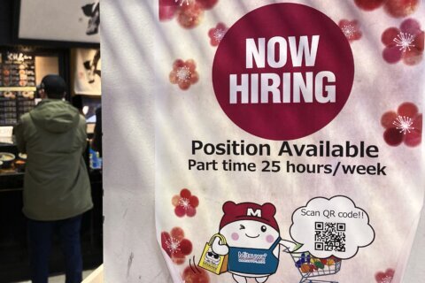 US jobless claim applications fall to lowest in 14 weeks