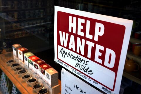 Fewer Americans file for jobless benefits last week