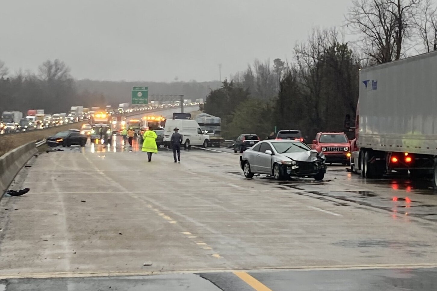 13 vehicles crash in ‘chain reaction’ along I-95 in Virginia