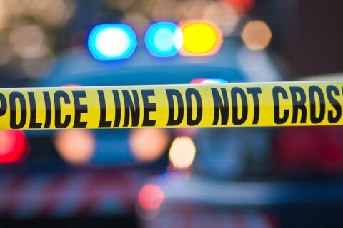 4 dead after two separate shootings in DC